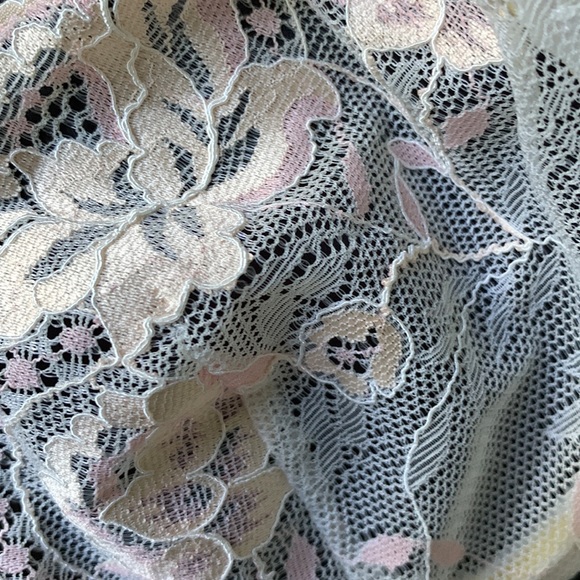 Dainty bralette - Picture 3 of 3